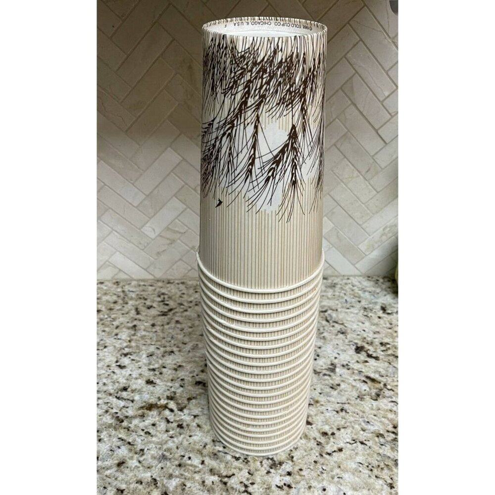 Vintage unused Solo Wax Paper Cups Lot of 22 - 32 OZ Wheat pattern